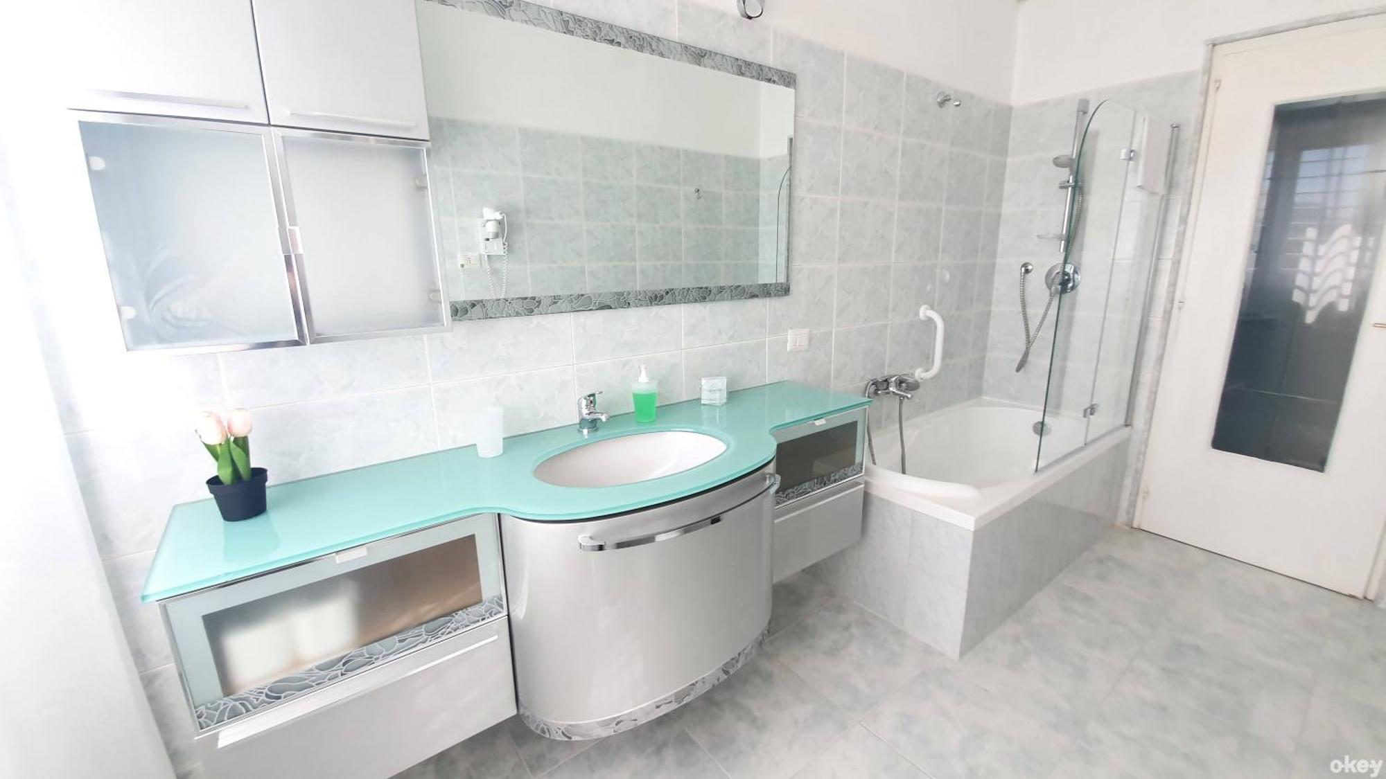 Limited Edition Guesthouse Bari Bagian luar foto